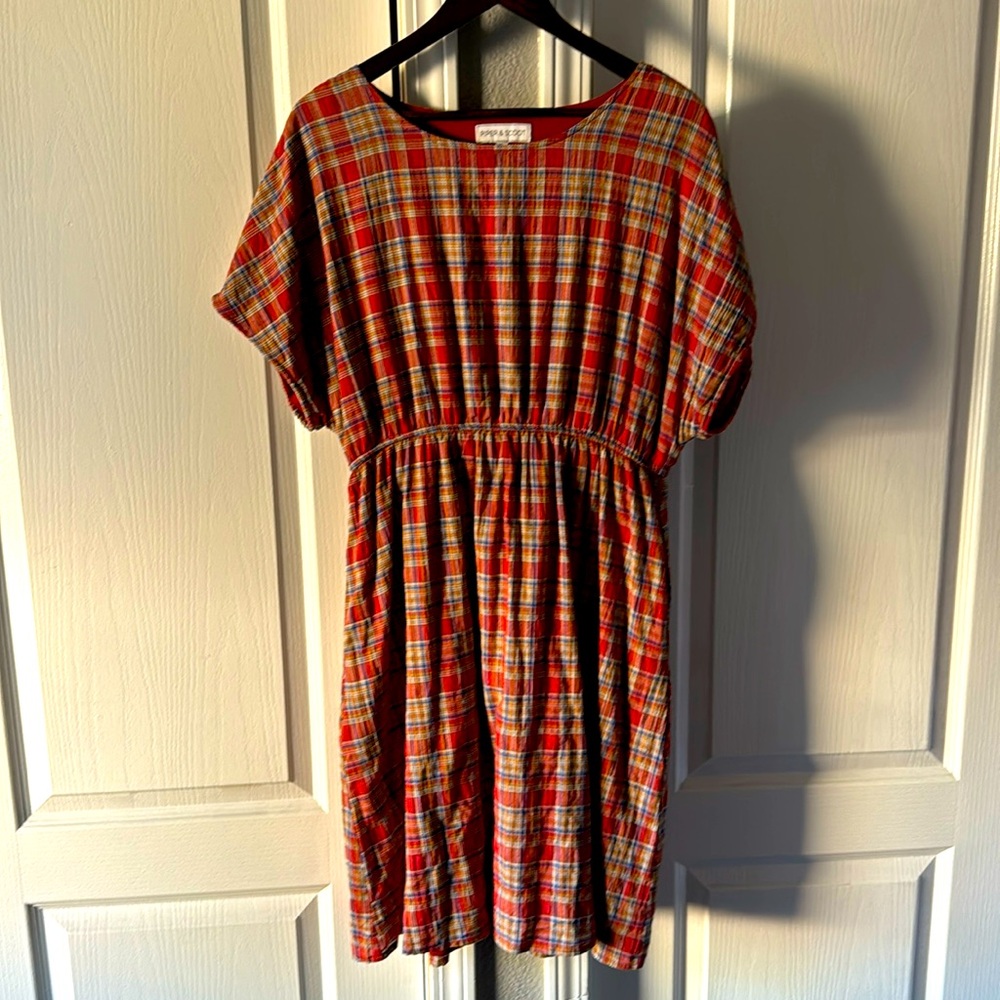 Women’s size extra large knee length plaid dress